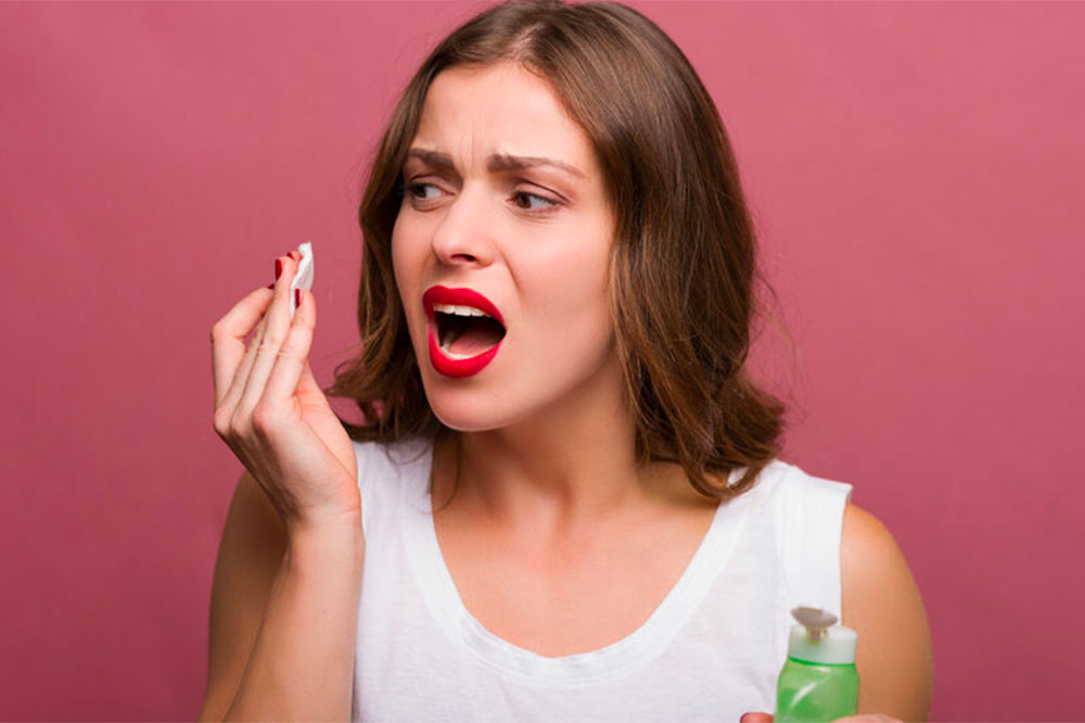 Causes of Bad Breath and Ways to Cure It