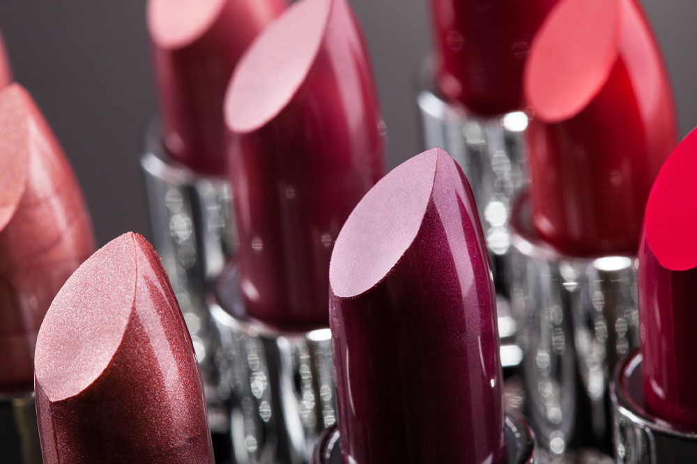 5 harmful ingredients to avoid when buying a lipstick