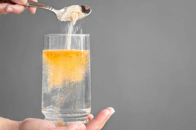 6 natural drinks that can help relieve constipation