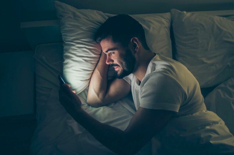 11 bad smartphone habits to avoid